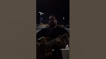وانا بشحت بالجيتار 