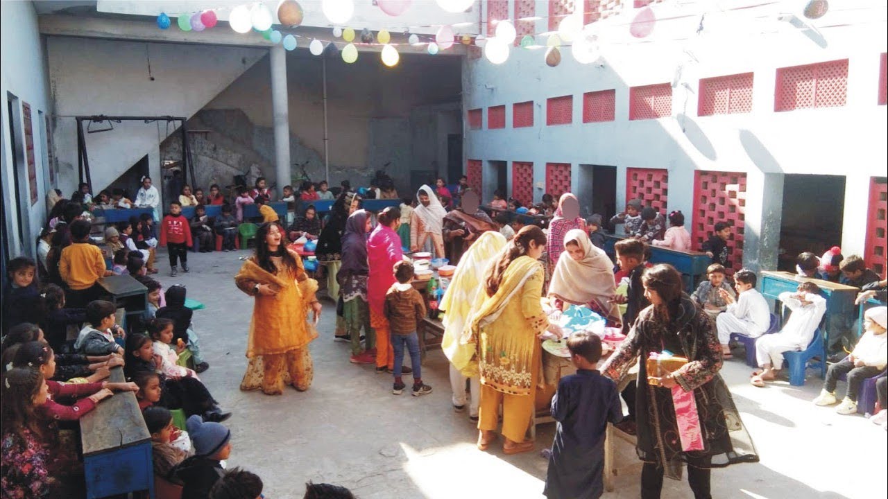 Bacho k School ki One Dish Party in UM E MERYUM PUBLICH SCHOOL