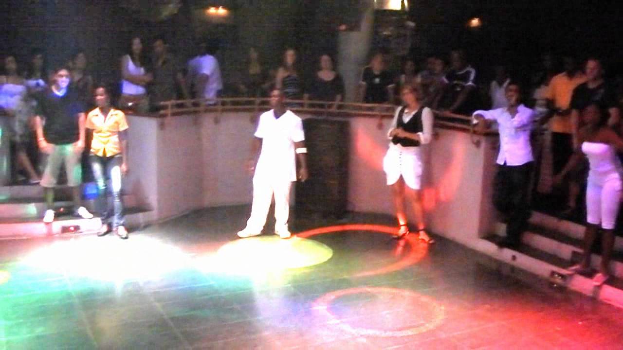 bachata en la discoteca del Iberostar punta cana 2012 YouTube