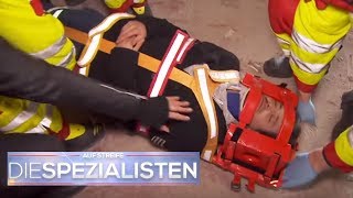 Team + Patienten in Gefahr: Ruinen-Boden droht einzustürzen | Birgit Maas | Die Spezialisten | SAT.1 Team + Patienten in Gefahr: Ruinen-Boden droht einzustürzen | Birgit Maas | Die Spezialisten | SAT.1