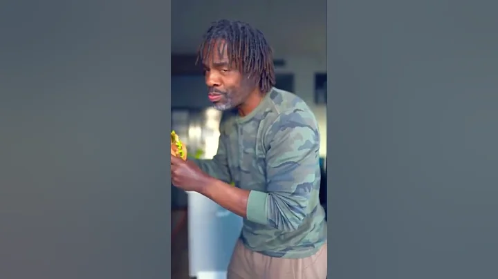 Chipotle Walnut & Black Bean Burger 🍔. Why did you go vegan? #turnipvegan #burgers #veganrecipes