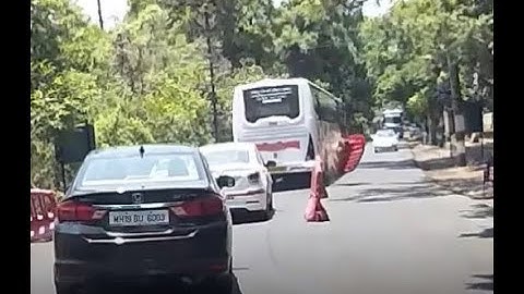 Random Video of a MSRTC ShivShahi Bus hitting a barricade