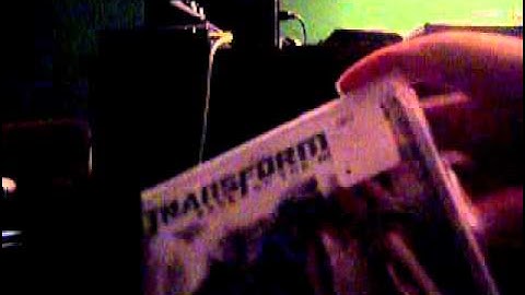 Transformers: Dark of the Moon DVD Unboxing