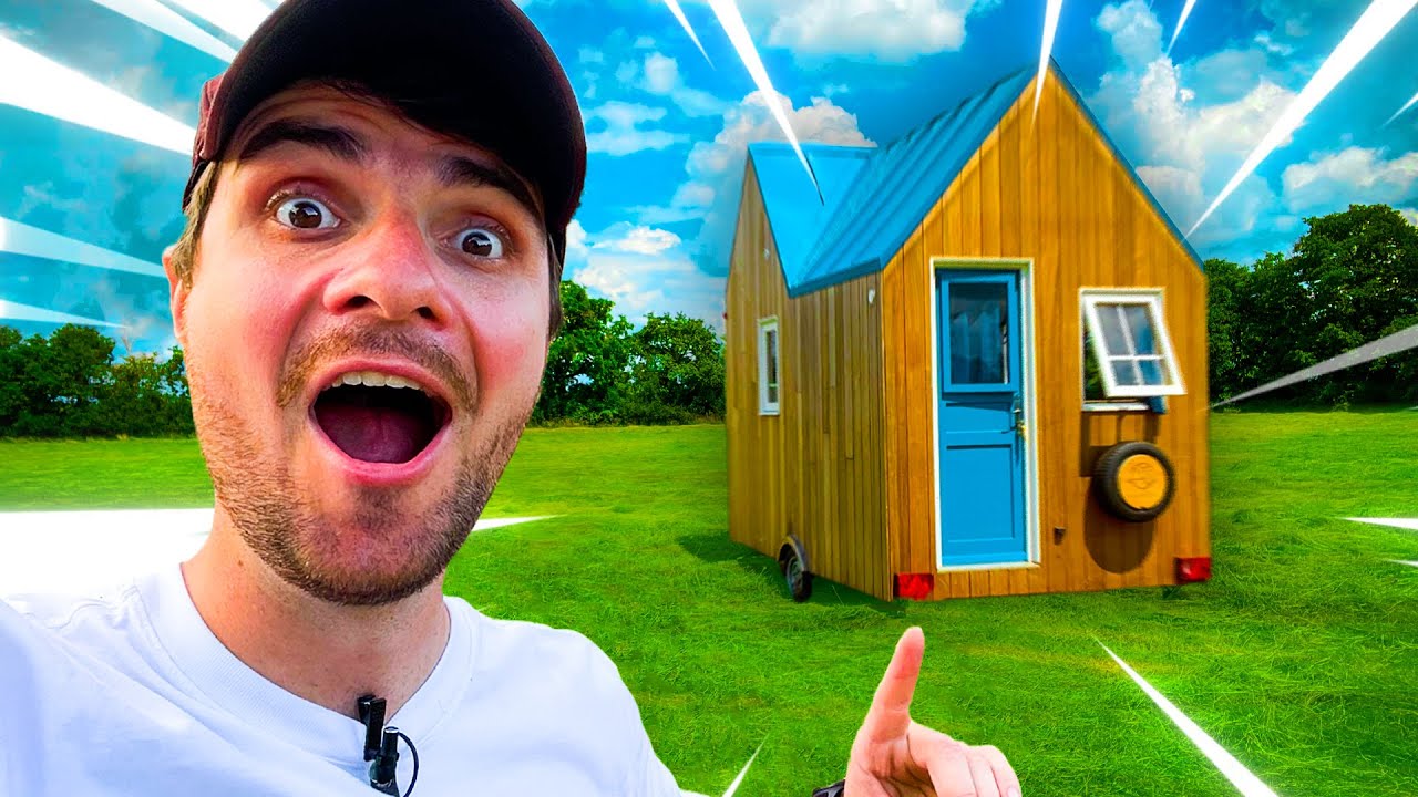 J'AI ACHETÉ LA PLUS PETITE MAISON POSSIBLE (on l'aménage pour y habiter)