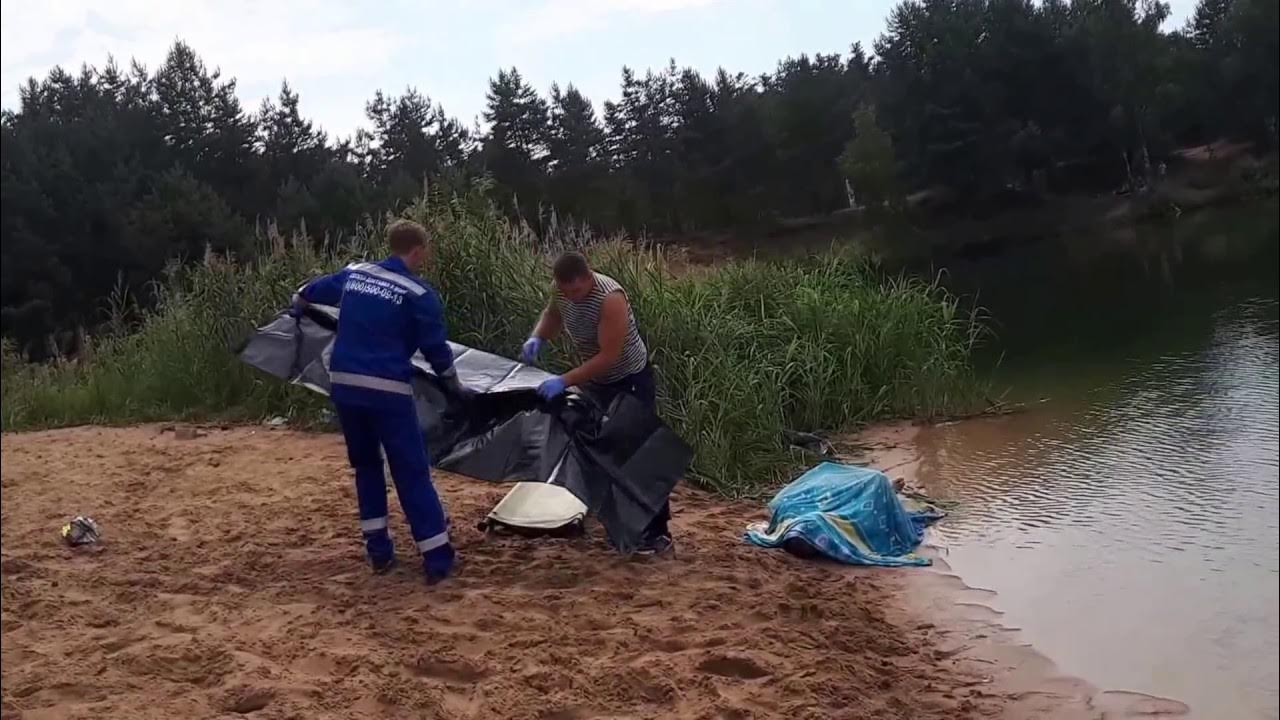 Утопленник в нижнем новгороде. Утонуло в карьере в лыткарино. Лыткарино утонул мальчик. Волкушинский карьер лыткарино. Спасатели на воде.