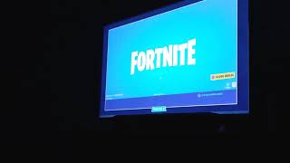 Teaching how to do split screen in fortnite chapter 2 season 4
