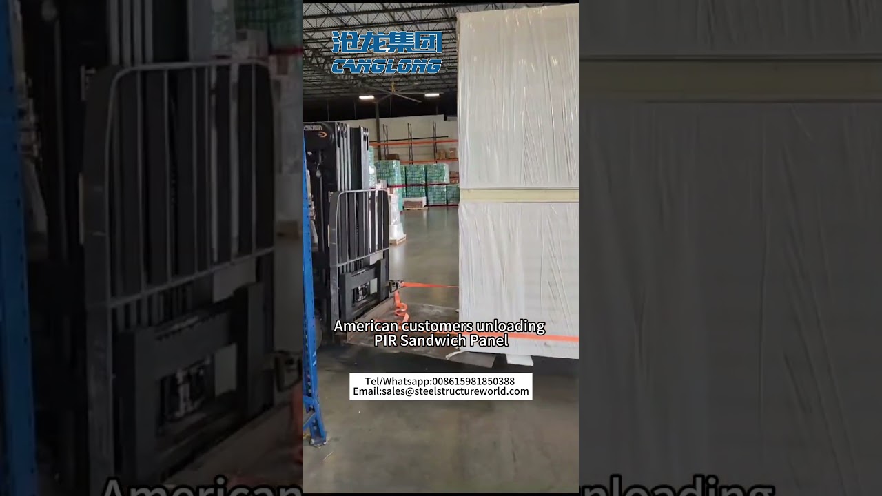 PIR sandwich panel unloading 