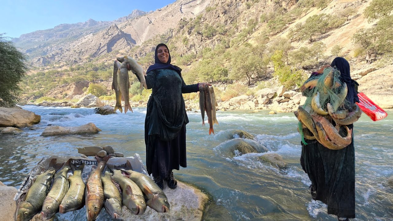 🏔🐏A Loving Mother: A Journey to Catch 20 Fish to Provide for Her Three Children 🌟🎣🐠