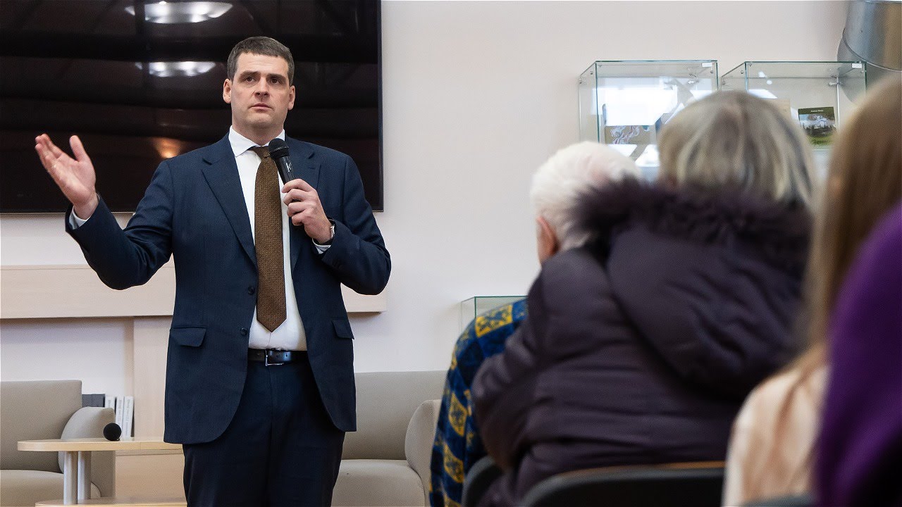 Triukšmas dėl Žemaitaičio Prienuose: bandė auklėti jam priešgyniavusius moksleivius