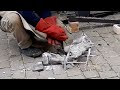 Marcelino sculpteur fondeur   dernire tape de la demo avec la casse dlicate des moules