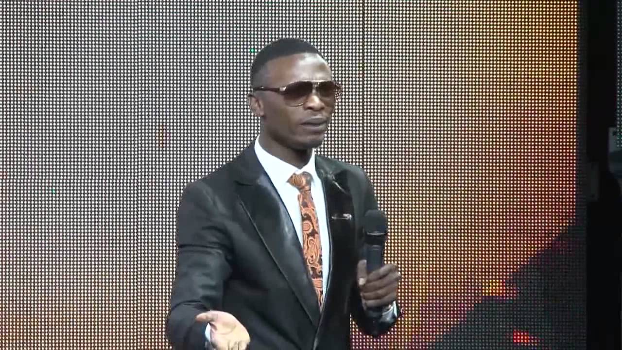 I GO DYE AT HIS FUNNIEST MOMENT