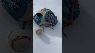 ☀️🌊Glove + ⛄️❄️Weather #rawlings #31pattern #pinkandblue #glove #iweb #baseball