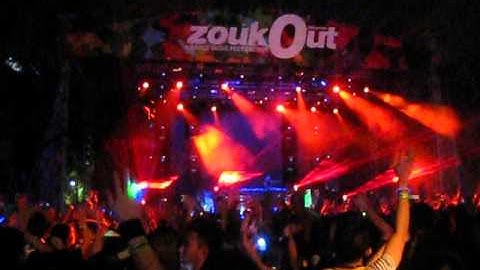 Afrojack @ ZoukOut 2013, Sentosa Island, Singapore 13/12/13 (CLIP 02)