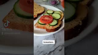 Make this delicious copy cat Panera Mediterranean Veggie Sandwich! easy and delicious 😀 #sandwich