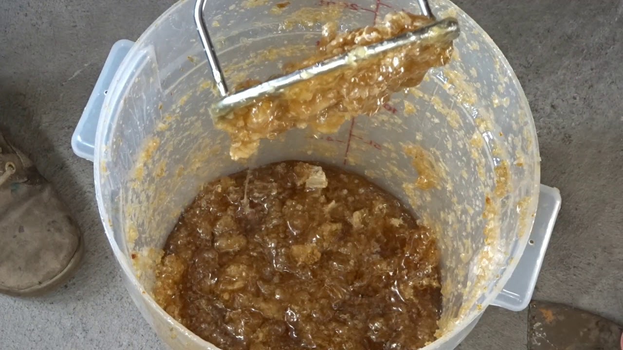 How to crush strain and bottle honey