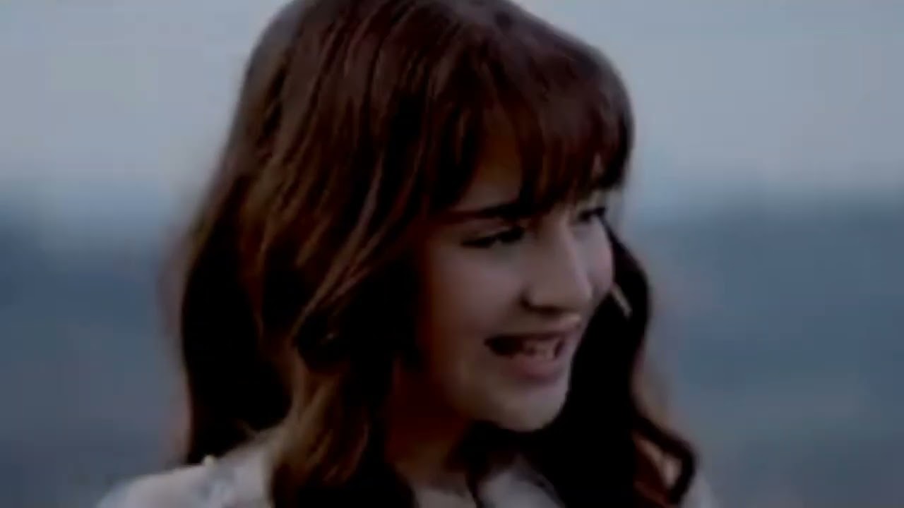 Ela Nasceu pra Brilhar Clipe Gigantes Sophia Valverde (As Aventuras de Poliana) auf YouTube ansehen Ela Nasceu pra Brilhar Clipe Gigantes Sophia Valverde (As Aventuras de Poliana) auf YouTube ansehen
