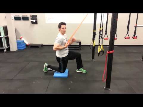 1/2 Kneeling Pulldown