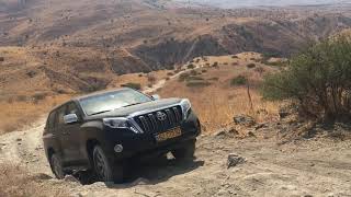 Toyota LAND CRUISER on Off Road