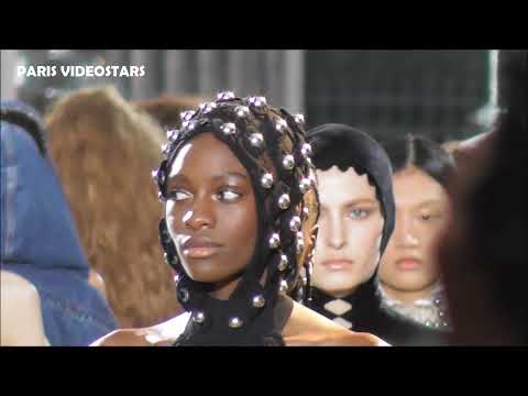 Vidéo: Céline Dion: Ses Plus Beaux Looks à La Fashion Week De Paris