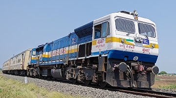 Pandharpur - Nizamabad Express on Sharp Curve | Train Videos Indian Railways 