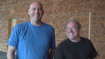Who is taller? Linus Torvalds or Greg Kroah Hartman