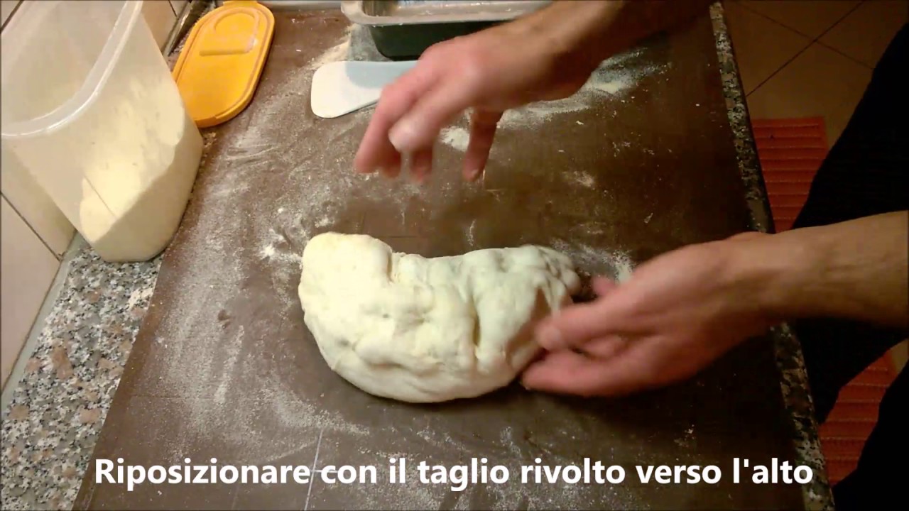 Formatura del panetto per pizza alla pala o in teglia