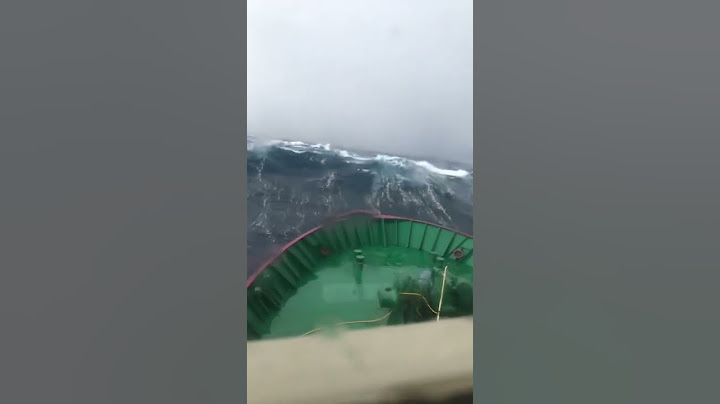 Rogue Wave Hits Fishing Trawler (North Sea)