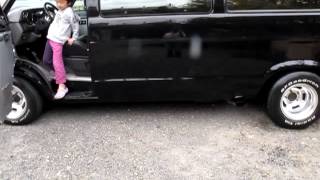 ダッジバン　オーバーフェンダー　ワンオフ ダッジ ラム バン オーバーフェンダー 叩き出し - YouTube