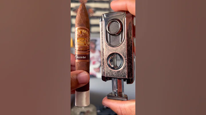 CIGAR ASMR | SUNNY DAY ☀️ ENJOYING THE EP CARRILLO ENCORE 💨 #shorts #asmr #cigars #cigar