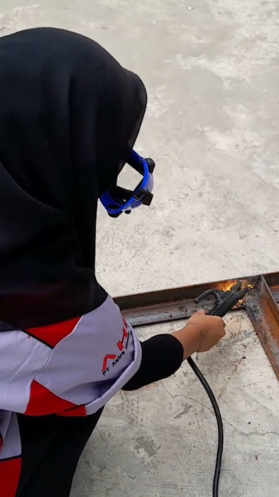 walaupun cewek klo ambil teknik mesin harus bisa ngela #ngelas #laslistrik #mekanik