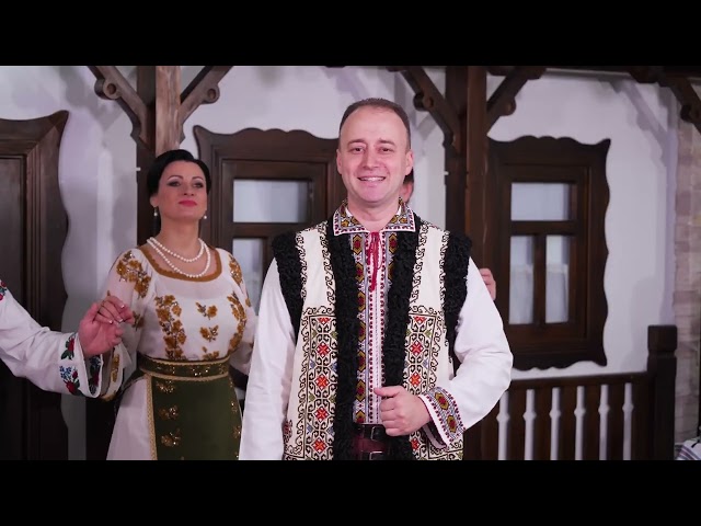 Valentin Butucel și Orchestra Folclor - Așa e la joc în sat class=