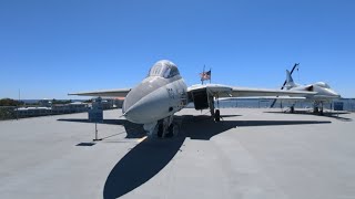 USS YORKTOWN FLIGHT DECK WALK AROUND FEATURING THE  F-14 TOMCAT TOM CRUISE MAVERICK ESCAPE PLANE F14