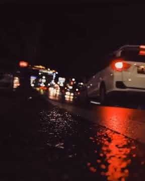mentahan jalanan malam hari