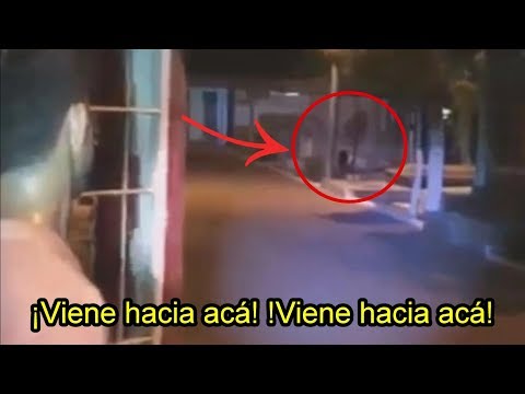 Vídeo: Los Adolescentes Filmaron A Un Fantasma En Un Cementerio Nocturno - Vista Alternativa