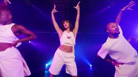 Pabllo Vittar, MC Carol - Descontrolada (Official Dance Video)