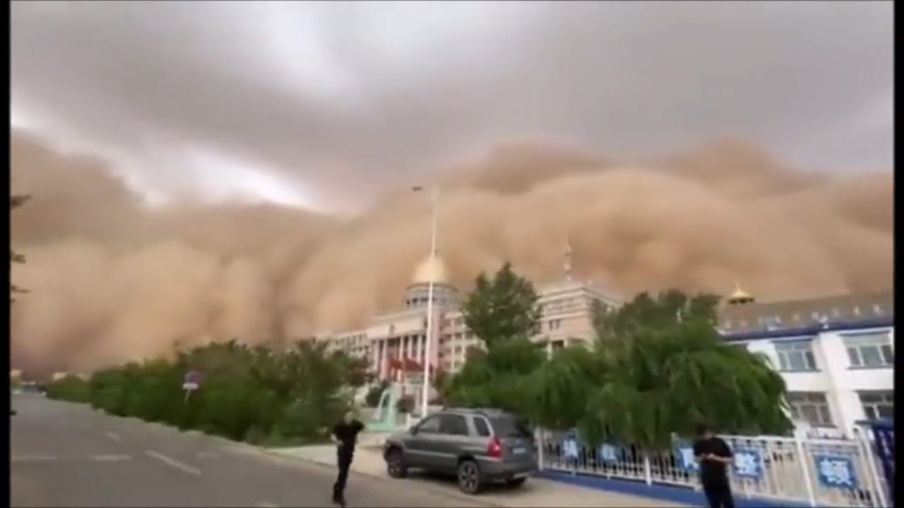 Impresionante TORMENTA de ARENA CONVIERTE el DIA en NOCHE en CHINA