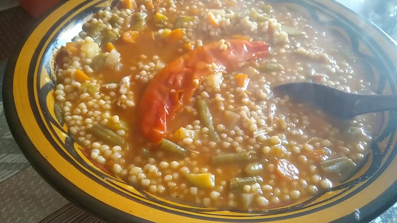 اروحو بنات تشوفو بركوكس تعي هههه تع القبائل😋😋😂وحد البنة وحر شوية 🥰😍😁😁