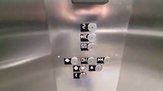 Kone Ecodisc Traction Elevator at H&M, Centre Rockland - Mount Royal QC