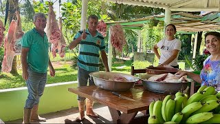 Vida de roça muito trabalho mas muita fartura hoje dia de fazer torresmo e linguiça pura de porco