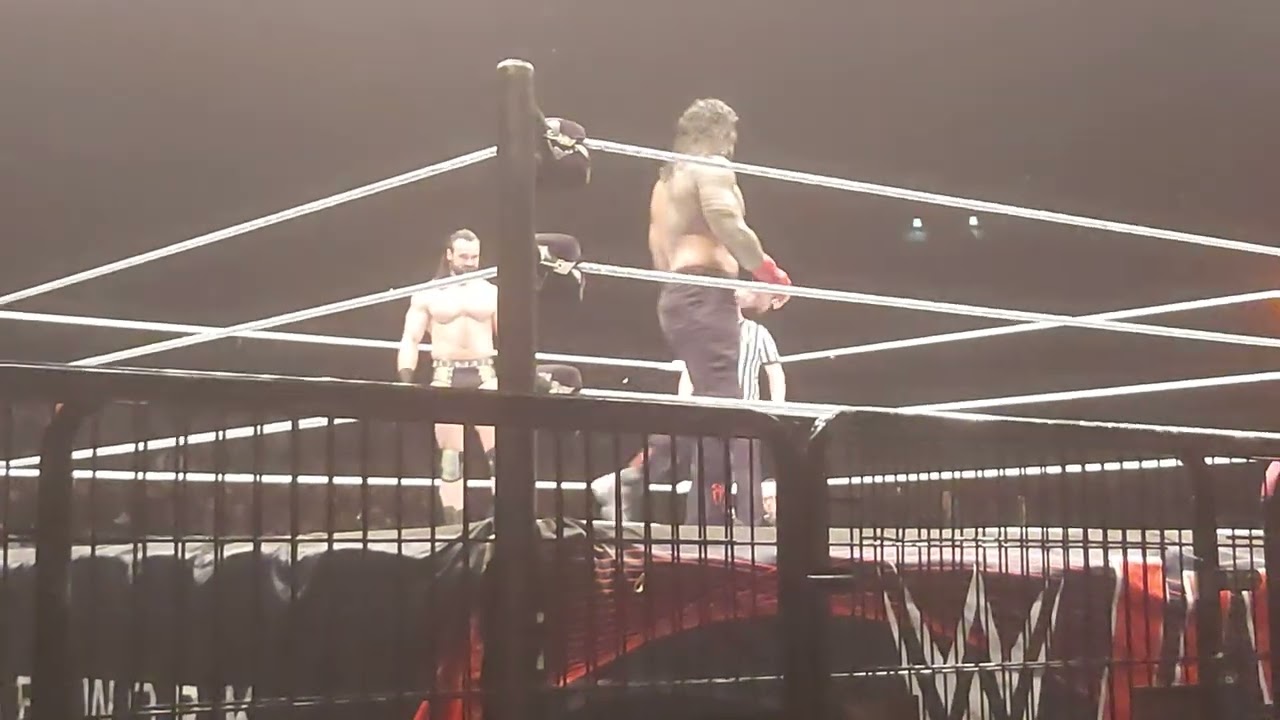 ⁣Drew Mcintyre VS Roman Reigns WWE LIVE PARIS 2022