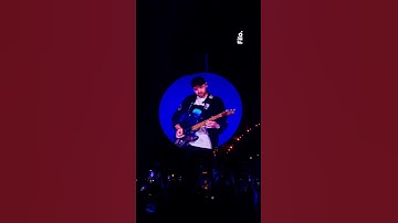 Thumbnail of #Coldplay invitó a #ZetaBosio y #CharlyAlberti, de #SodaStereo, e interpretaron #PersianaAmericana