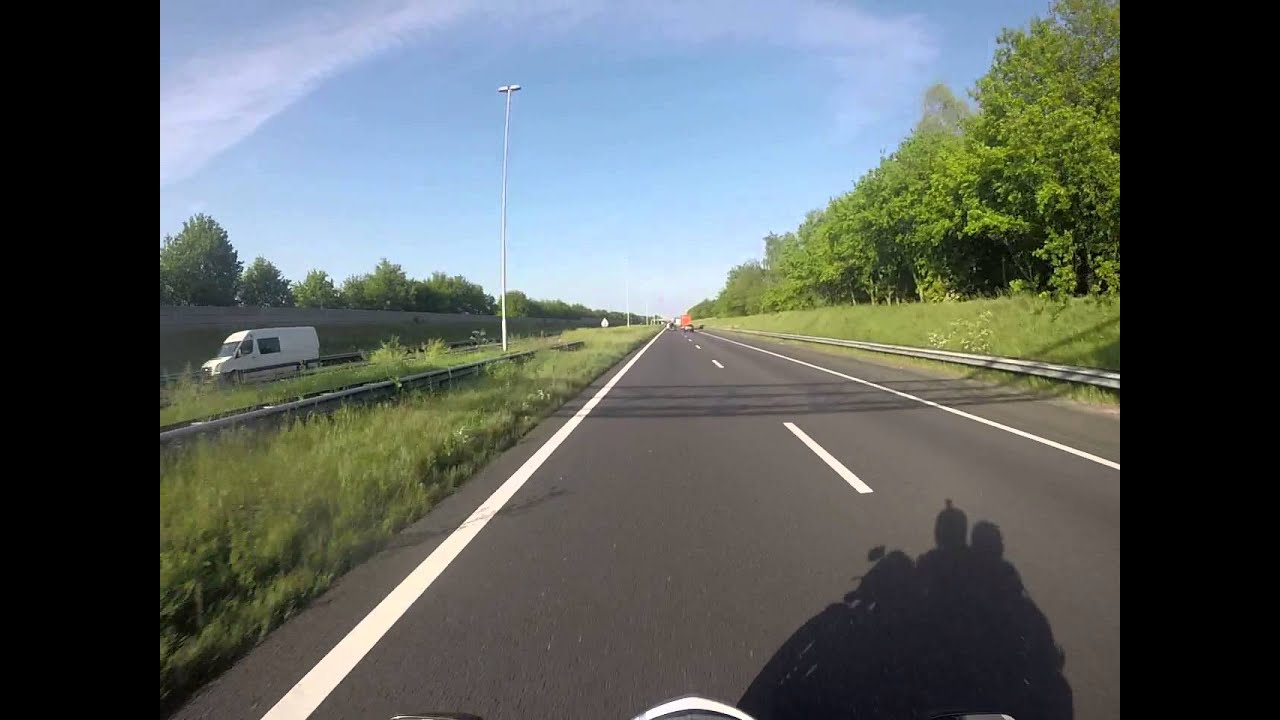 Jr Valentino - de Londres  a Amsterdã - CB600F Hornet - Pausa na Bélgica para abastecer 