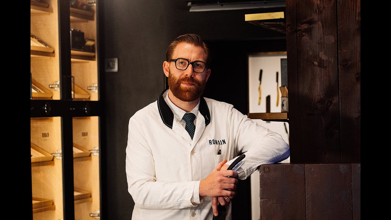 Stijn De Sutter in zijn barbershop Romain