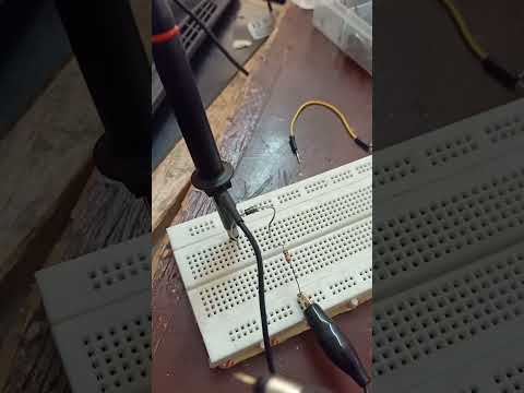 توحيد نصف موجة باستخدام الدايود الموحد