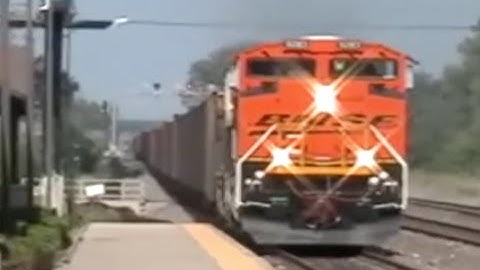 BNSF SD70ACE Leads Empty Coal Drag through Route 59 Station
