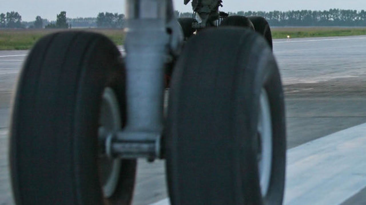 Несколько авиарейсов отменены в Японии из-за извержения вулкана Асо. Новости 14 сен 