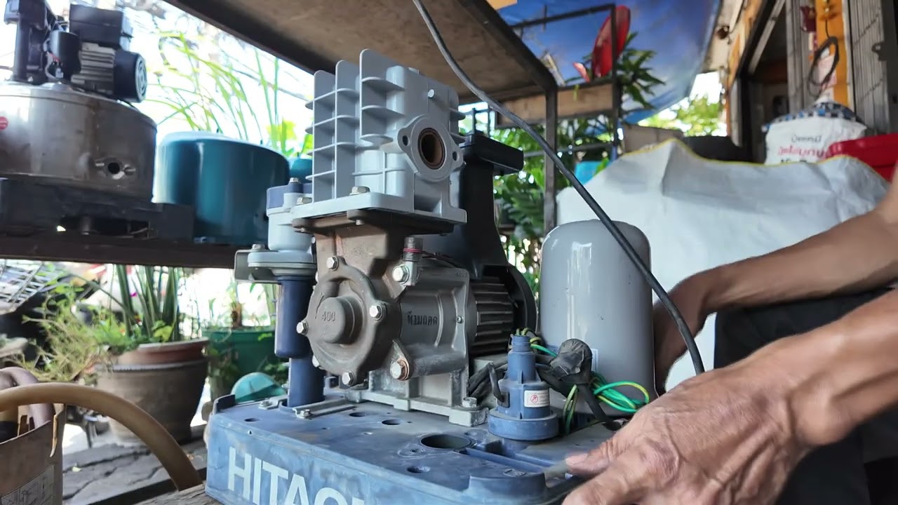 ร้านปรีชาปั๊มน้ำ เปลี่ยนหัวเรือนบนฮิตาซิ400วัตต์แบบง่ายๆ