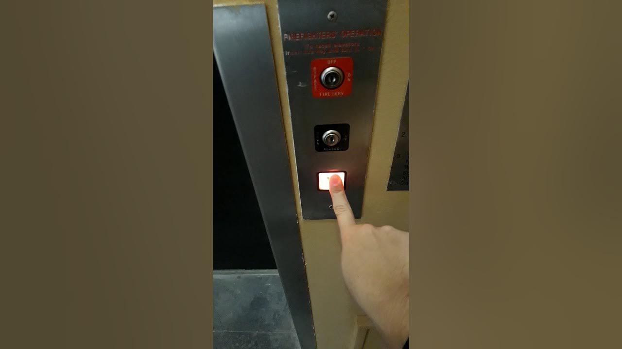 Giant Schindler Elevator at Dump Furniture Outlet, Lombard, IL YouTube
