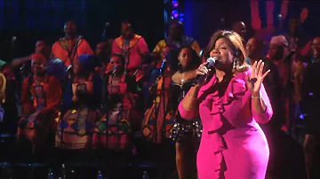 Gloria Gaynor Performs I Will Survive At Mandela Day 2009 From Radio City Music Hall 
