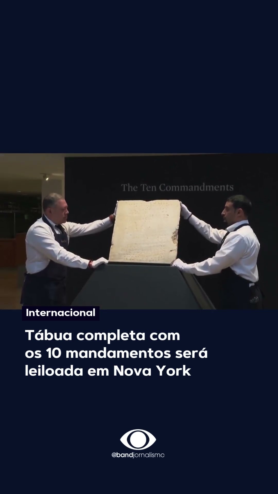 Tábua completa com os 10 mandamentos será leiloada em Nova York